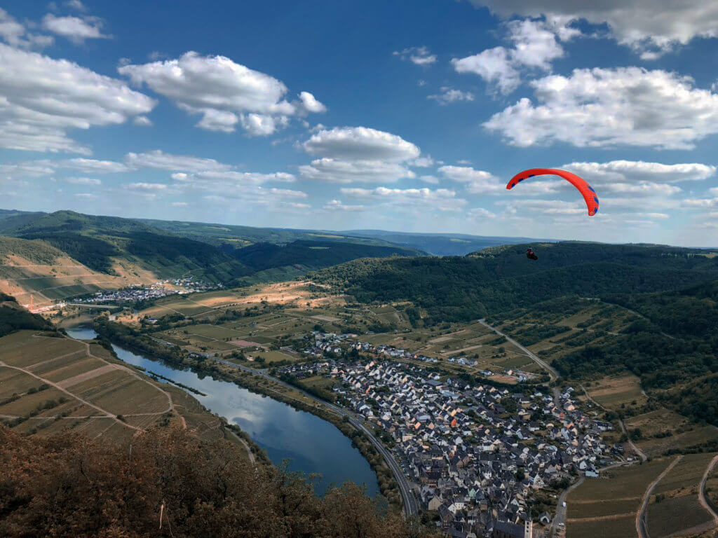 Unser Roadtrip an die Mosel im Juni: Moselschleife Bremm Aussicht