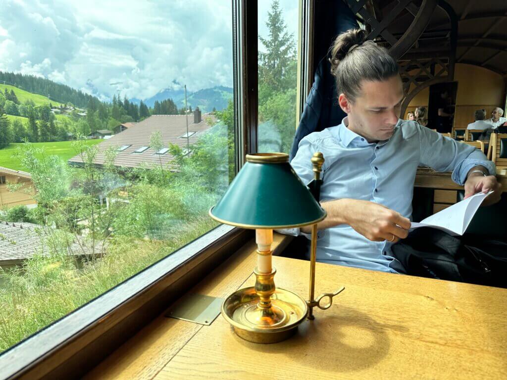 Zug fahren in der Schweiz: Unterwegs mit dem Belle Époque Zug